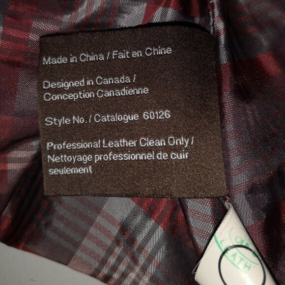 Danier Leather Ladies Size XS Button Closure Black Leather Jacket - Picture 5 of 7